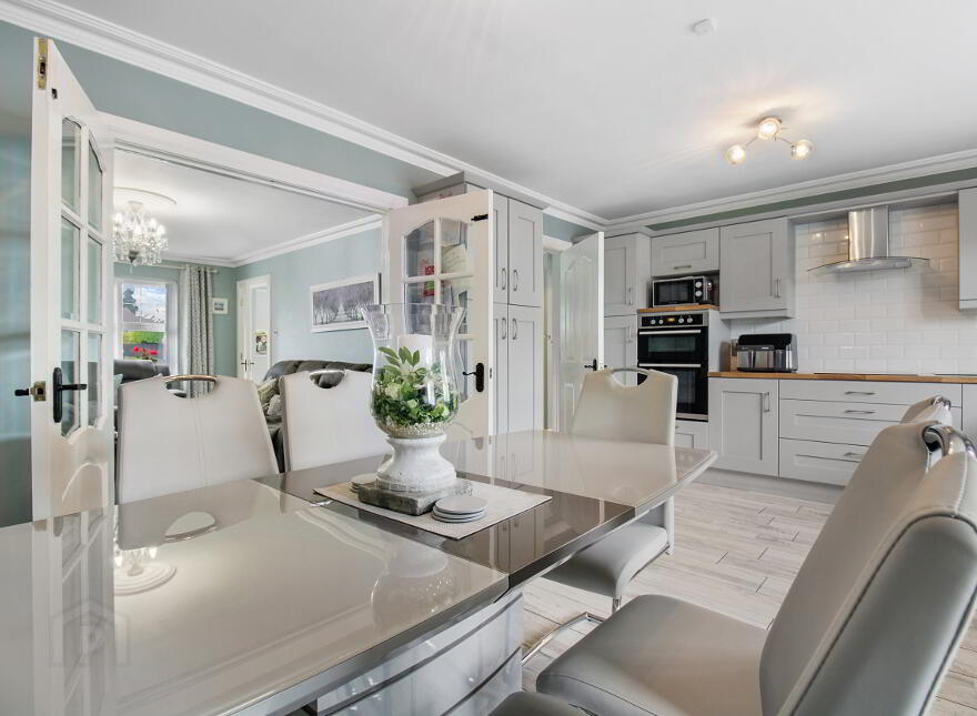 45 Wheatfield, Muff, F93X338