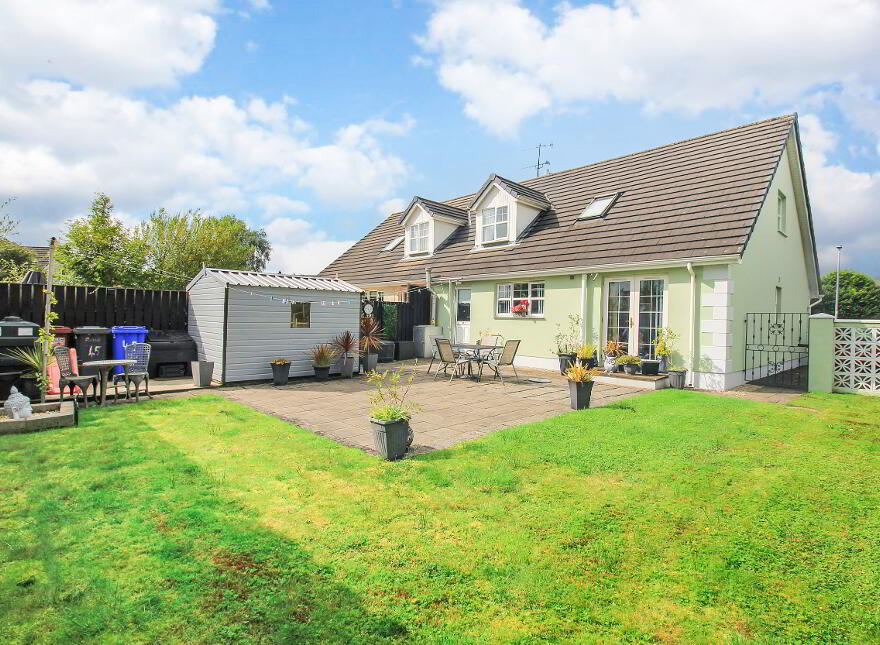 45 Wheatfield, Muff, F93X338