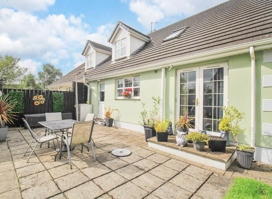 45 Wheatfield, Muff, F93X338
