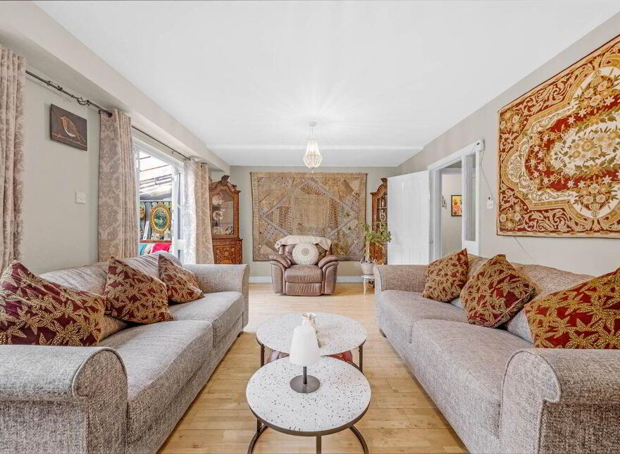 28 The Oaks, Ridgewood, Swords, K67K268