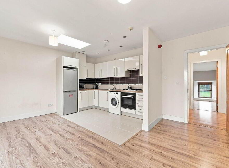 Apt 4, 69 Main Street, Lusk, K45V827