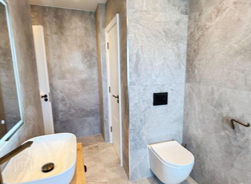 21 Saint Joseph's Park, The Lough, T12X6X9