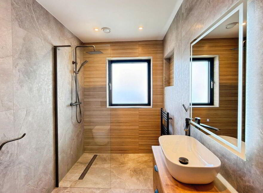 21 Saint Joseph's Park, The Lough, T12X6X9