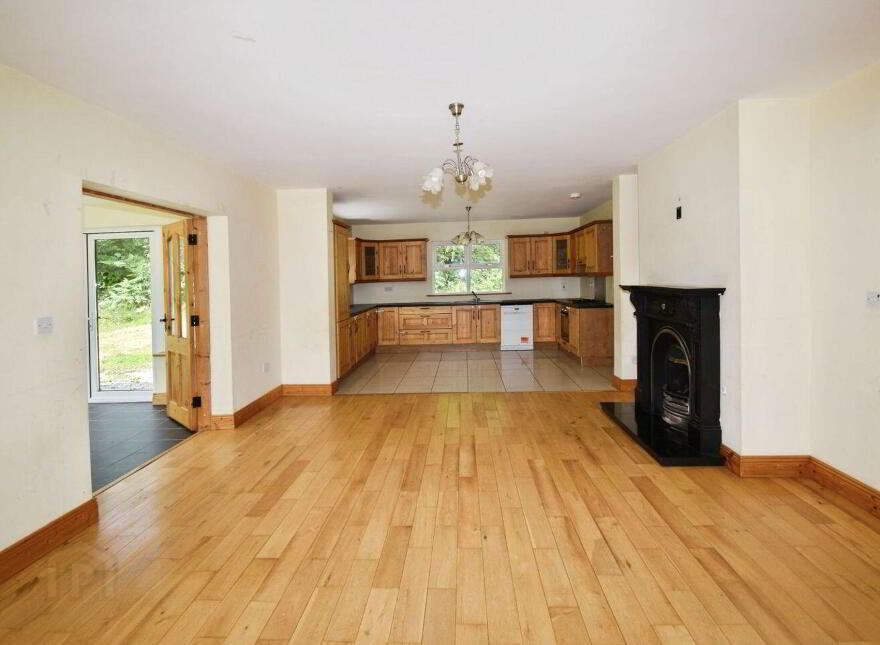 Raleigh North, Macroom, Macroom, P12RH27