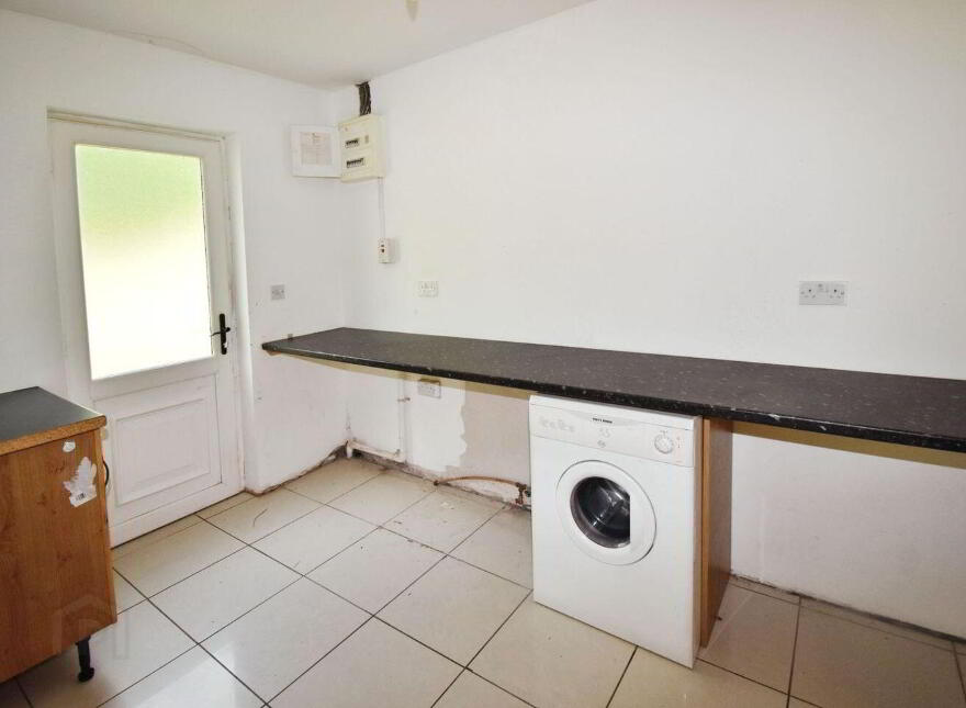 Raleigh North, Macroom, Macroom, P12RH27