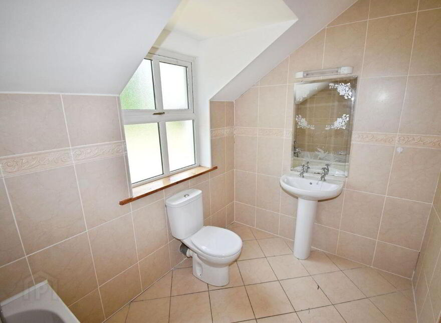 Raleigh North, Macroom, Macroom, P12RH27