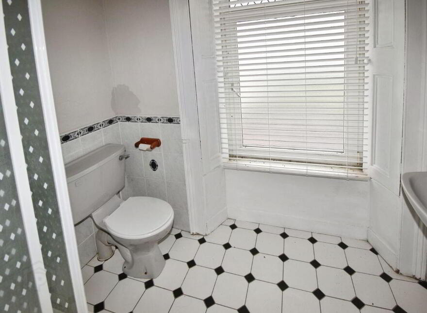 Wavecrest, Main Street, Whitegate, P25K6C8