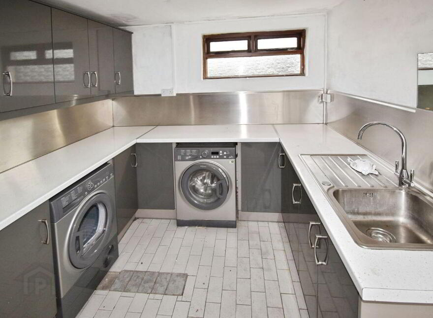 Wavecrest, Main Street, Whitegate, P25K6C8