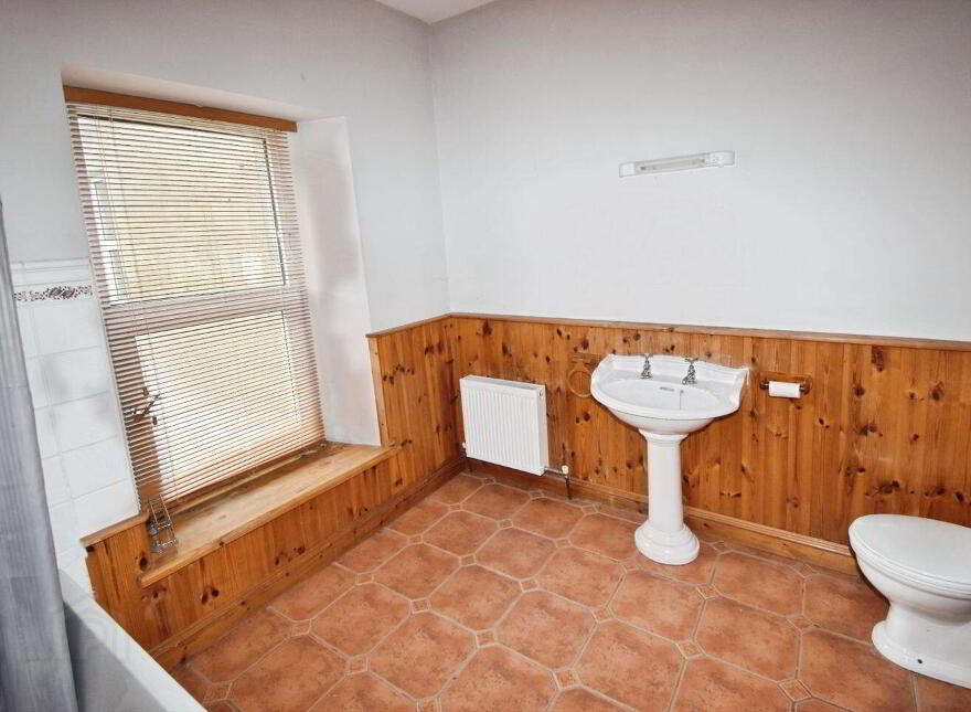 Wavecrest, Main Street, Whitegate, P25K6C8