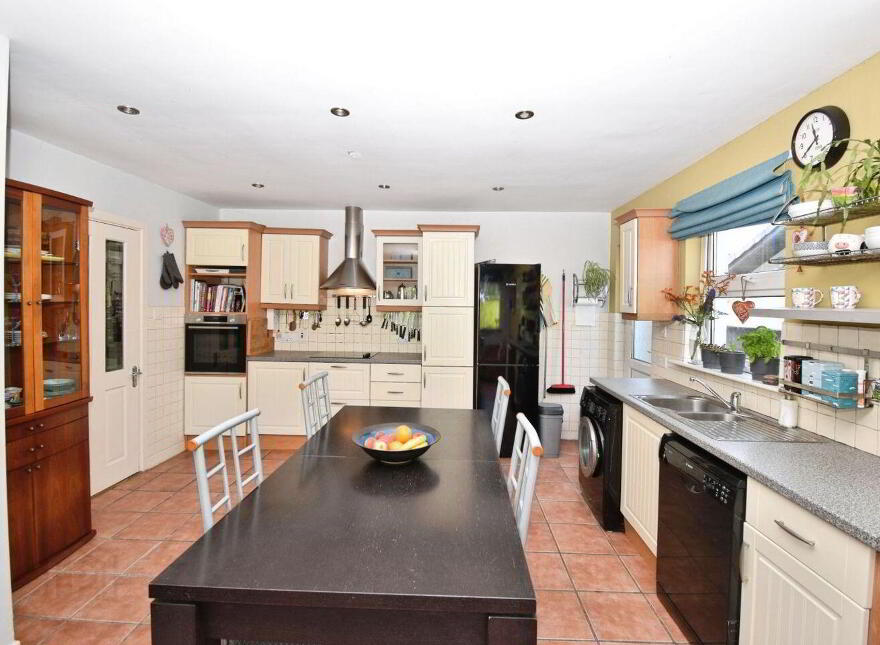 61 Frankfield, Douglas, T12EV5Y