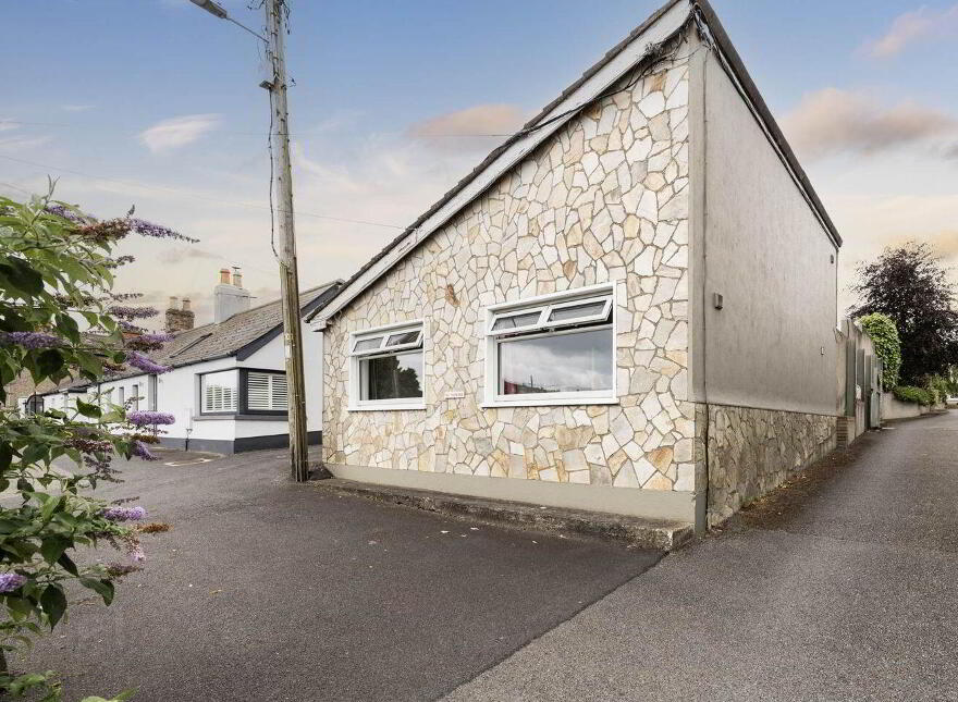 Domus, 5 Bissett`s Strand, Malahide, K36FW68