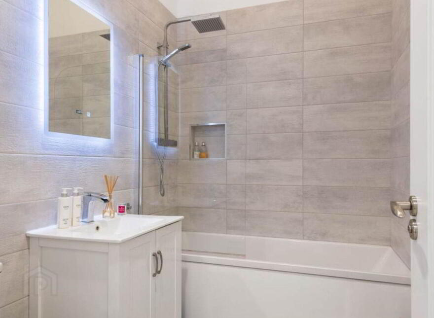 Apartment 14 Penthouse - The Anchorage, The Crescent, Robswall, Malahide, K36XC62