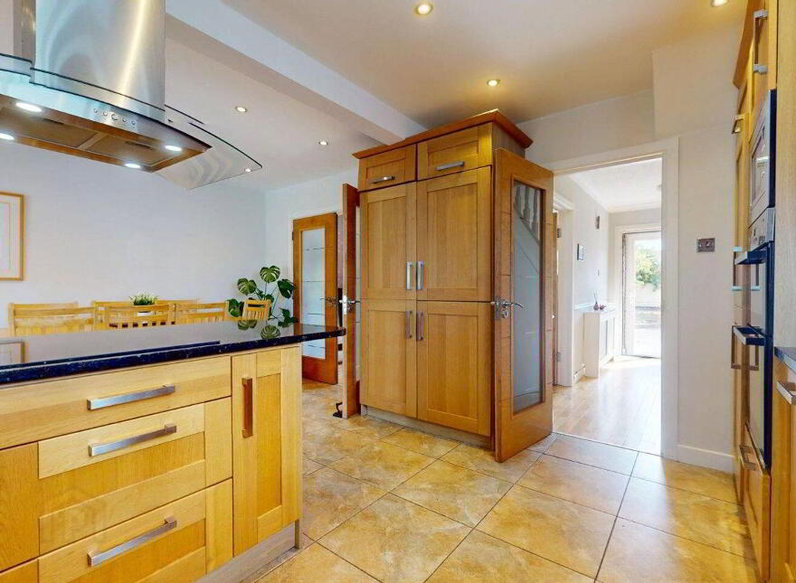 934 Sarto Lawn, Sutton, Sutton, D13NC89