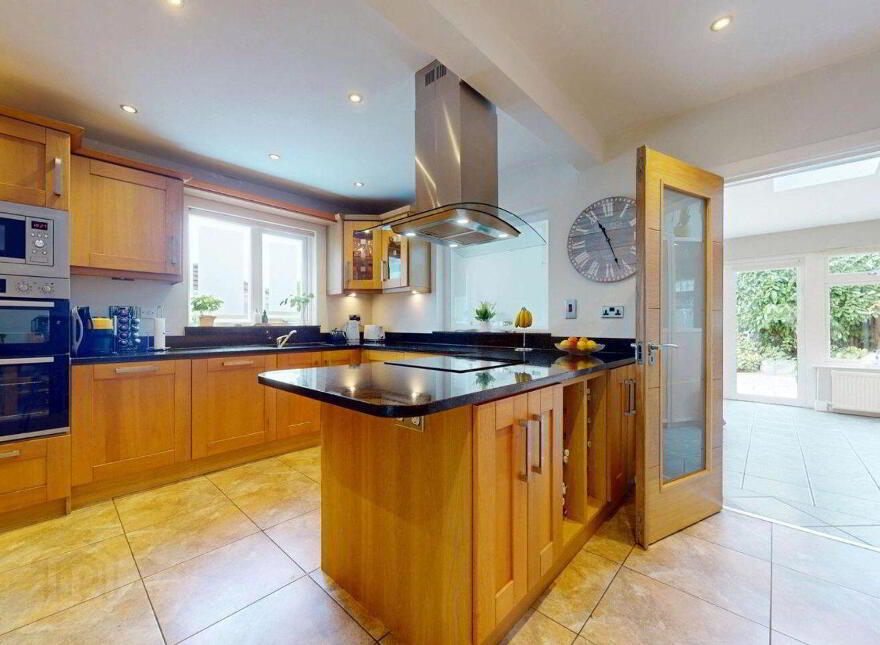934 Sarto Lawn, Sutton, Sutton, D13NC89