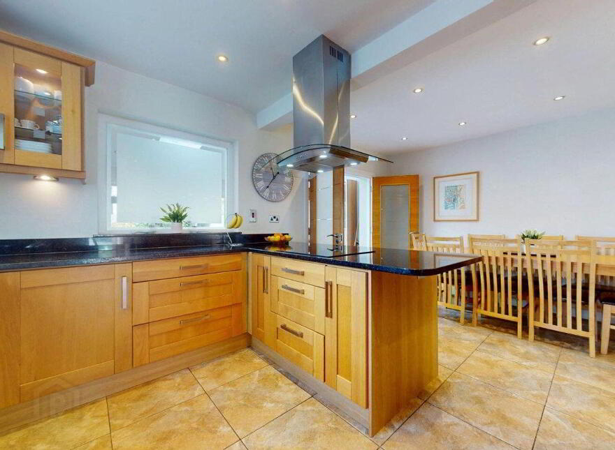 934 Sarto Lawn, Sutton, Sutton, D13NC89