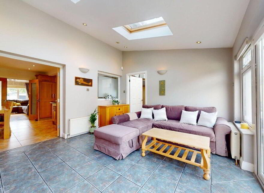 934 Sarto Lawn, Sutton, Sutton, D13NC89