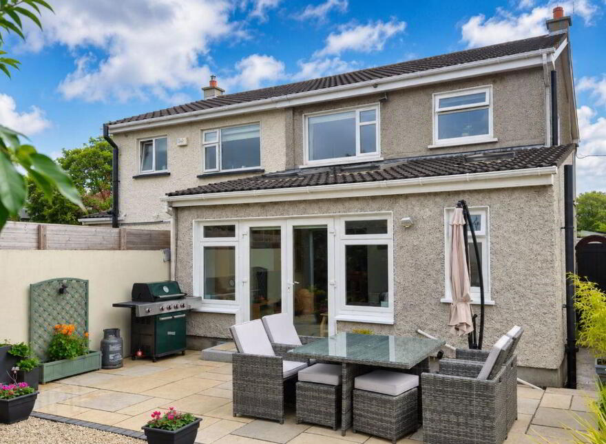 934 Sarto Lawn, Sutton, Sutton, D13NC89