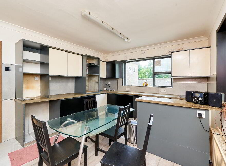 Jordanstown, Enfield, A83N938