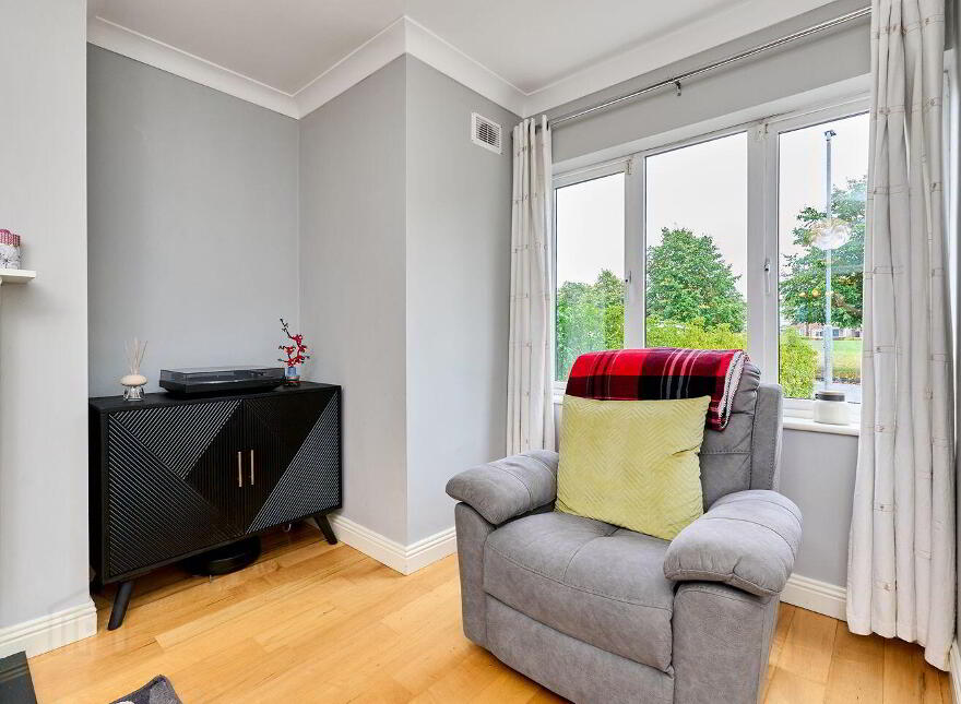 10 The Park, Rathdale, Enfield, A83X950