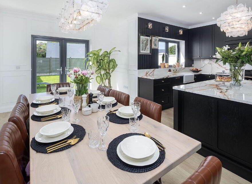61 Charleston Woods, Castleredmond, Midleton, P25R9X8