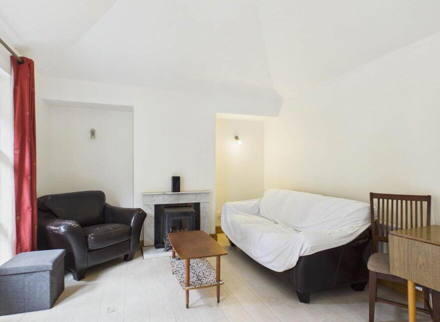 12 Cathedral Close, Tullow Street, Carlow Town, R93W263