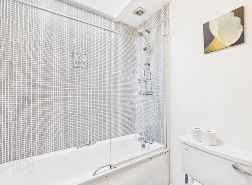 12 Cathedral Close, Tullow Street, Carlow Town, R93W263