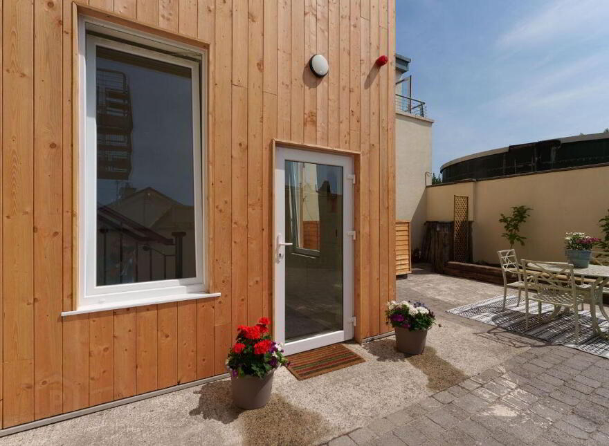 Apartment 2 Weighbridge Place, Suncroft, R56P659