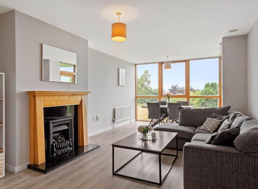 82 The Atrium, Roebuck Hill Apartments, Clonskeagh, Clonskeagh, D14V210