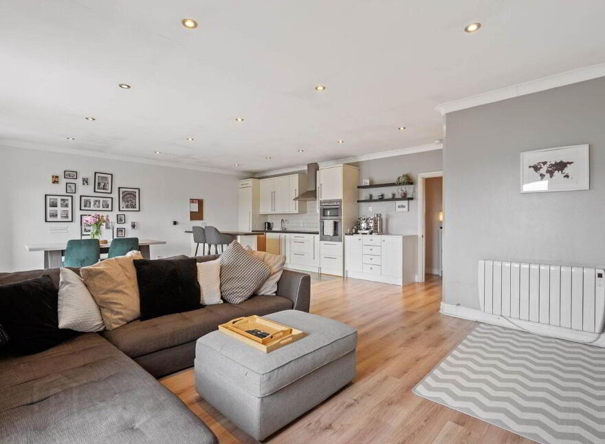 37 Fitzwilliam Quay, Ringsend, Irishtown, D04XE19
