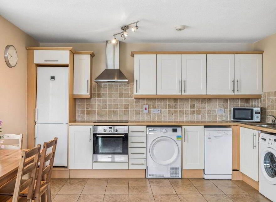 94 Shelbourne Park Apartments, South Lotts Road, Ringsend, Ringsend, D04NX30