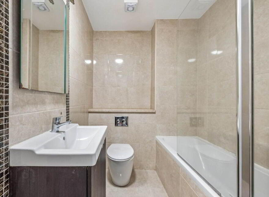 94 Shelbourne Park Apartments, South Lotts Road, Ringsend, Ringsend, D04NX30