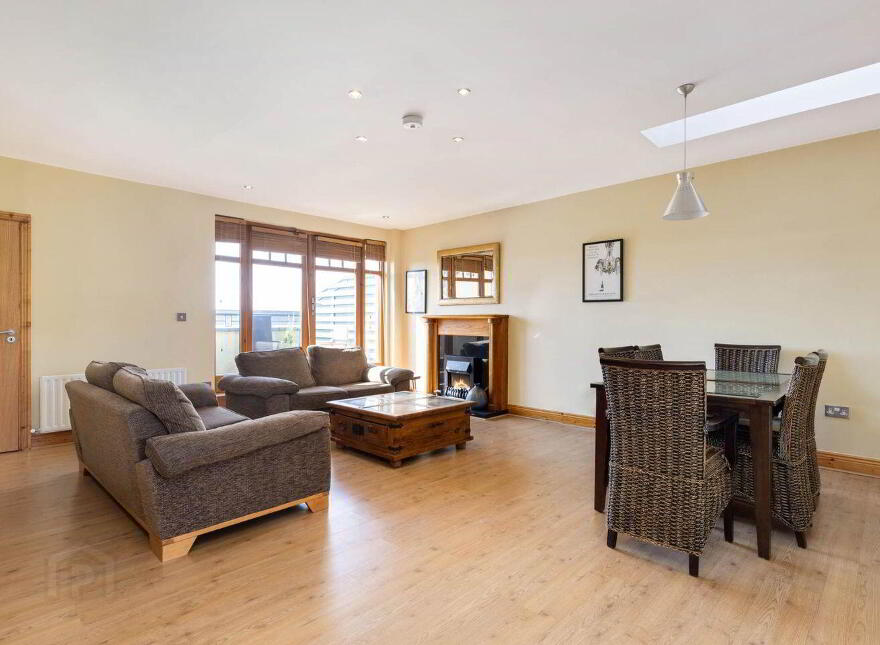 10 Woodbrook Court, Castleknock, Castleknock, D15AY27