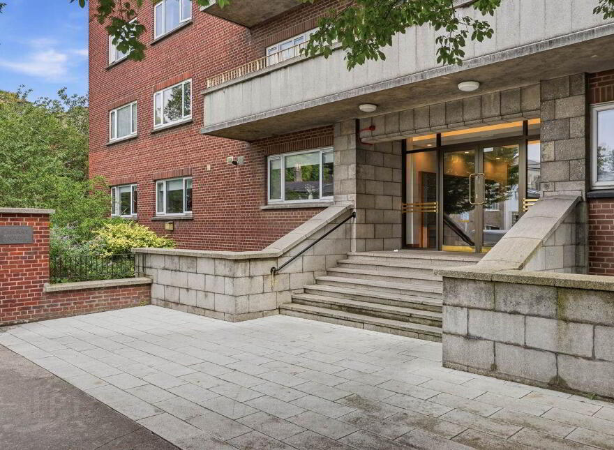 44 Cherry House, Mespil Estate, Sussex Road, Ballsbridge, D04A527