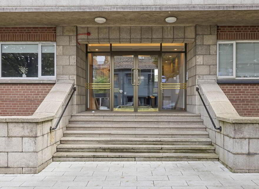 44 Cherry House, Mespil Estate, Sussex Road, Ballsbridge, D04A527