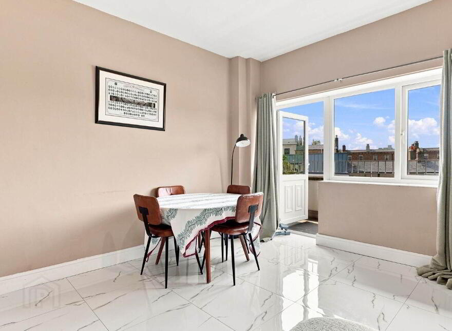 44 Cherry House, Mespil Estate, Sussex Road, Ballsbridge, D04A527
