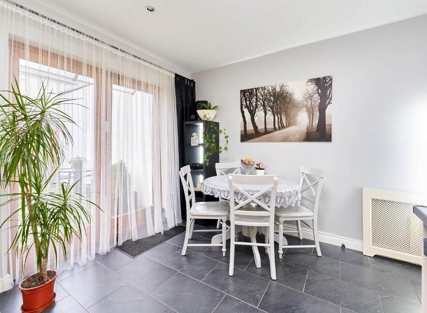 2 Riverwood Lawn, Castleknock, Castleknock, D15H9V4