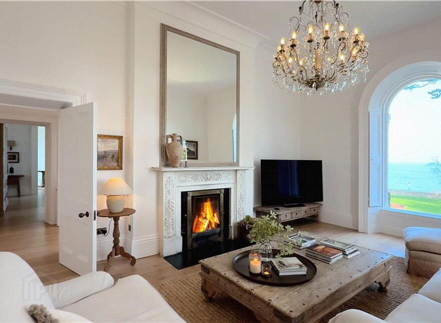Mentone, Marino Avenue East, Killiney, A96FW42