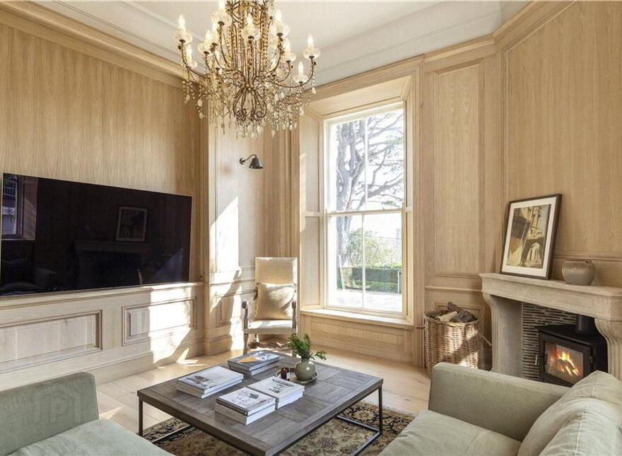 Mentone, Marino Avenue East, Killiney, A96FW42