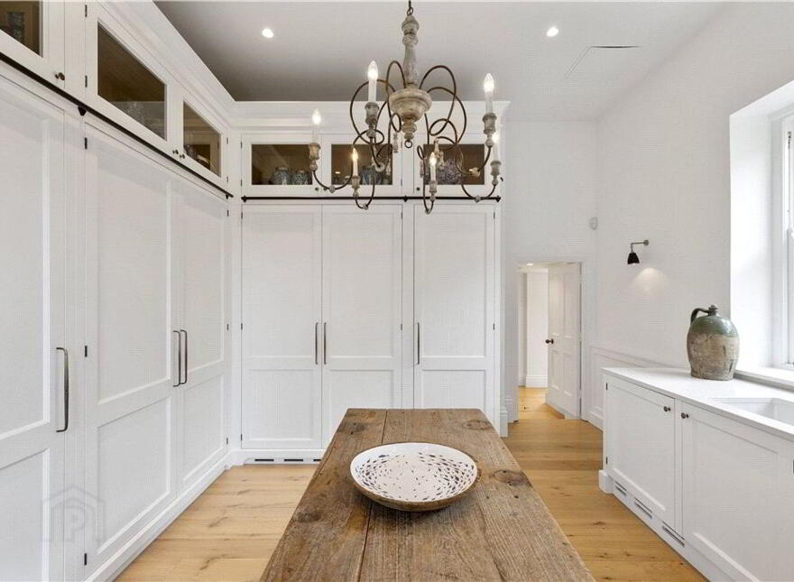 Mentone, Marino Avenue East, Killiney, A96FW42
