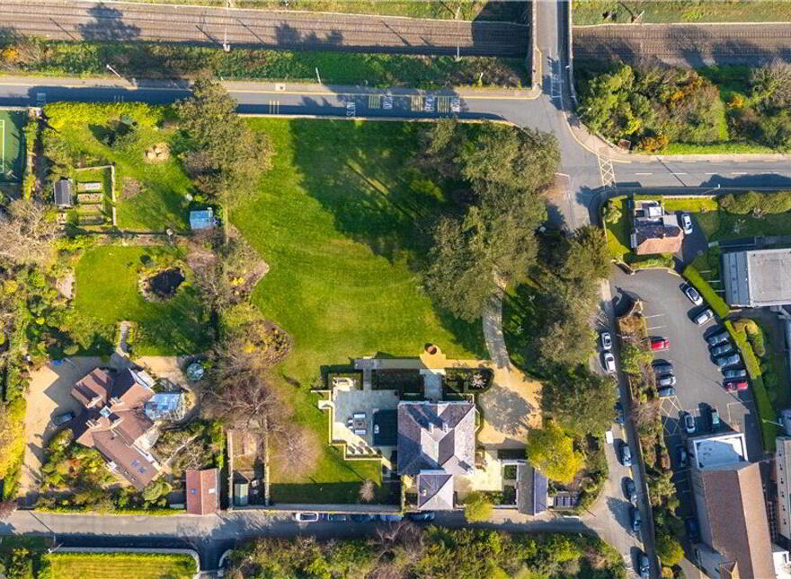Mentone, Marino Avenue East, Killiney, A96FW42