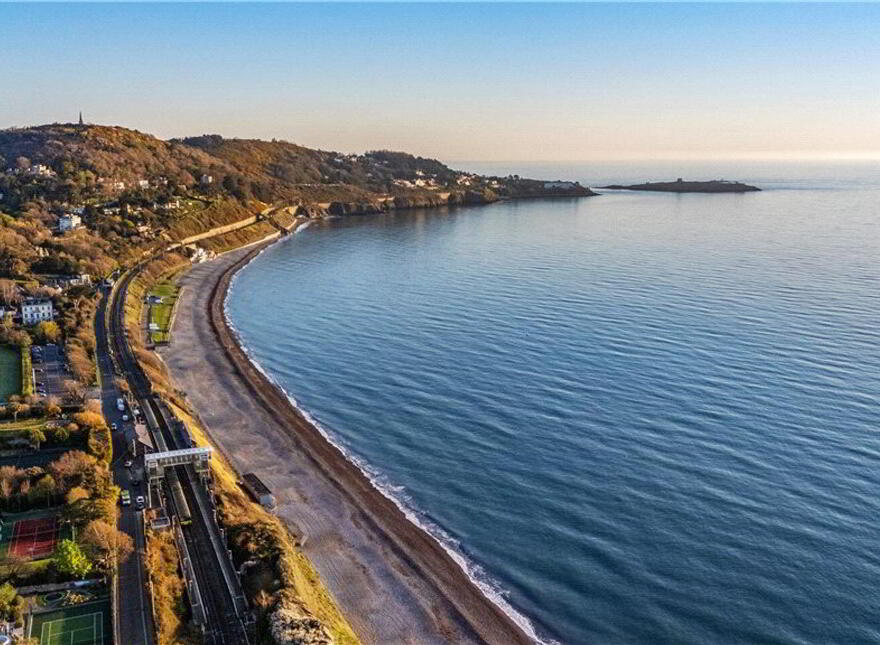 Mentone, Marino Avenue East, Killiney, A96FW42