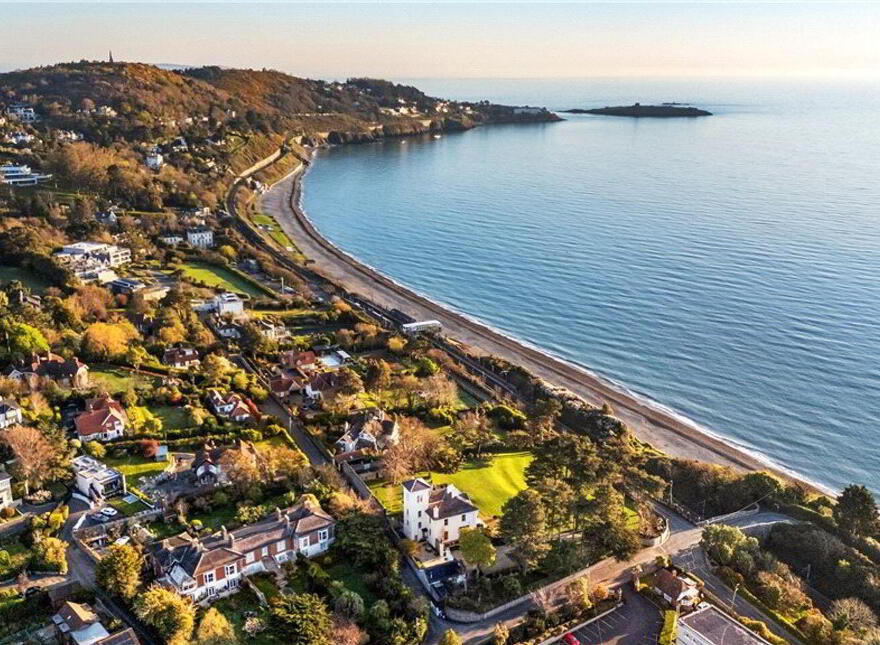 Mentone, Marino Avenue East, Killiney, A96FW42