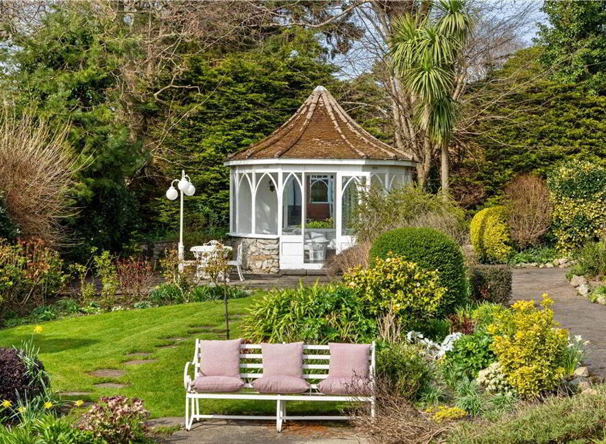 Larkfield, Church Road, Killiney, A96E928