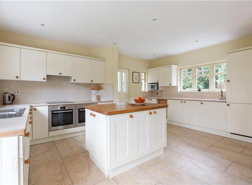Coolroe, The Woods, Ballinclea Road, Killiney, A96X052