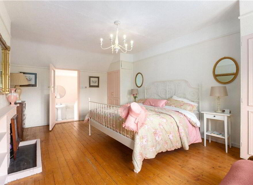 Coolroe, The Woods, Ballinclea Road, Killiney, A96X052