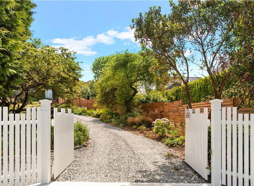 Mornington, Saval Park Road, Dalkey, A96D293
