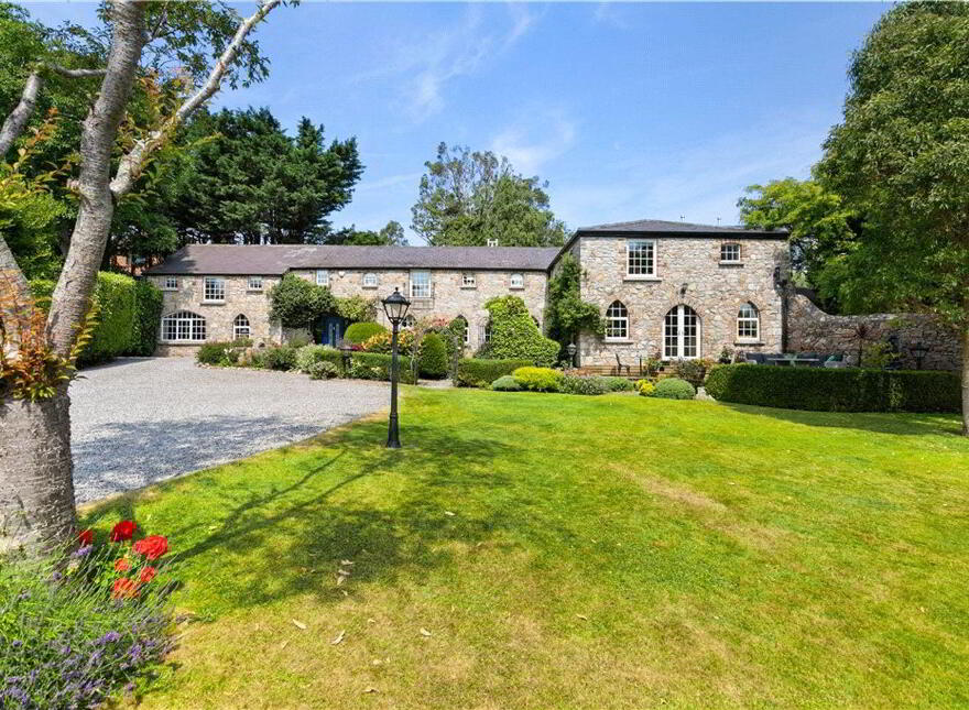 Avondale, Seafield Road, Killiney, A96K236