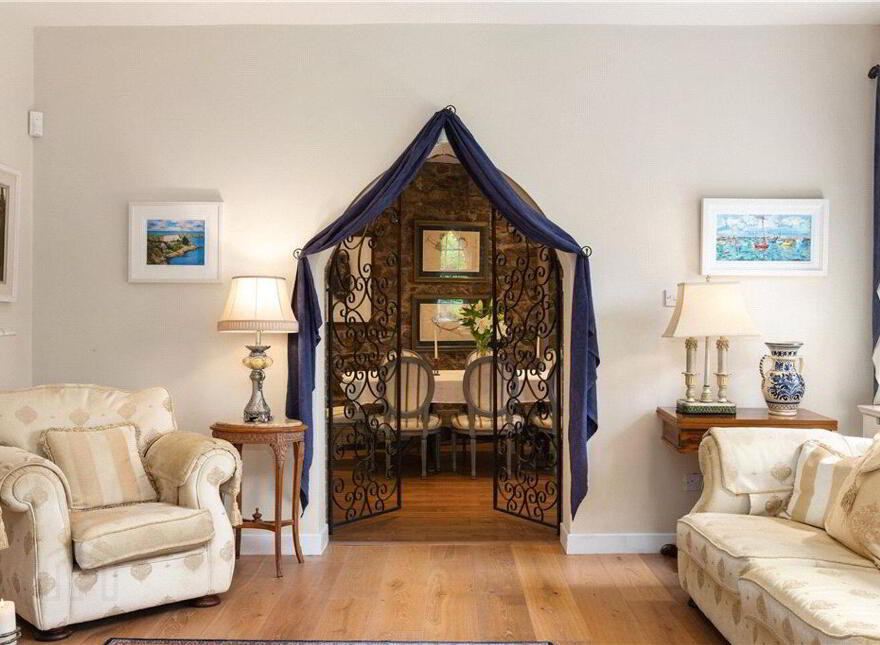 Avondale, Seafield Road, Killiney, A96K236