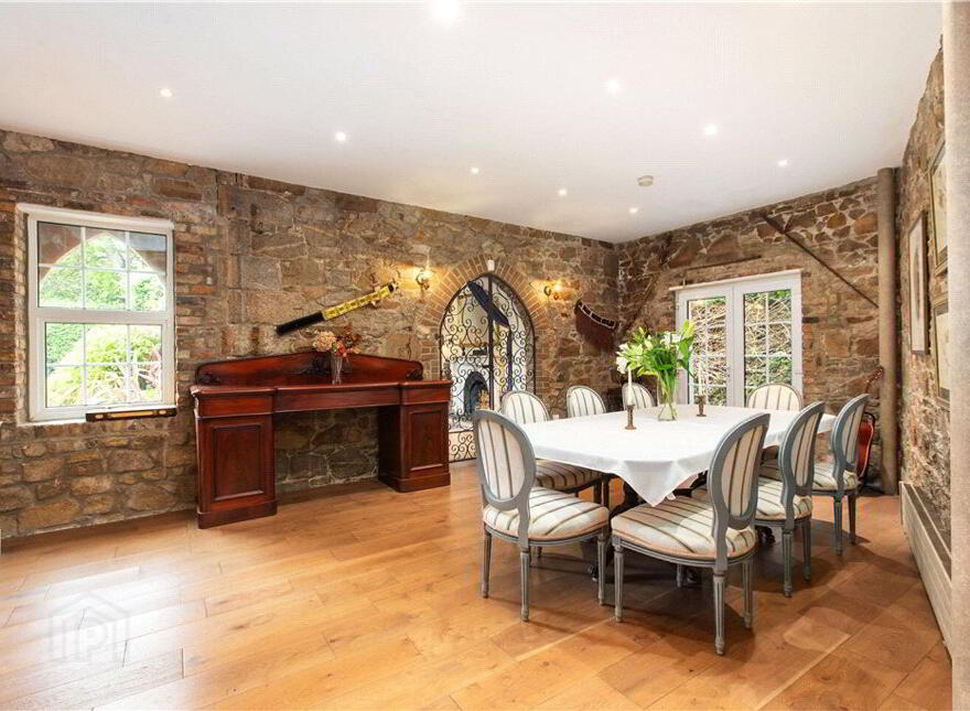 Avondale, Seafield Road, Killiney, A96K236