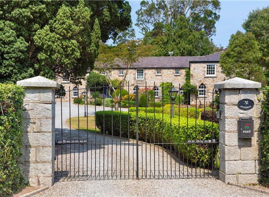 Avondale, Seafield Road, Killiney, A96K236